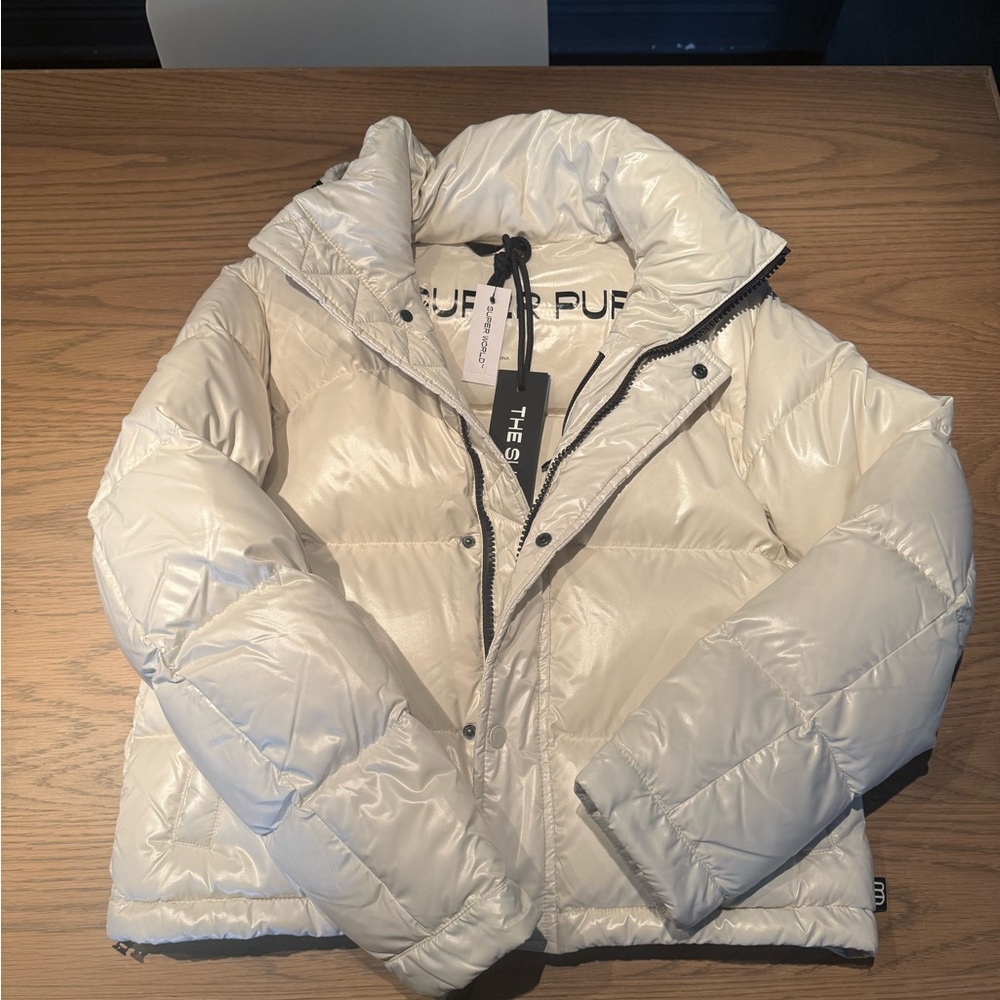 Aritzia Super Shorty Puff Jacket in Birch XS New with tags